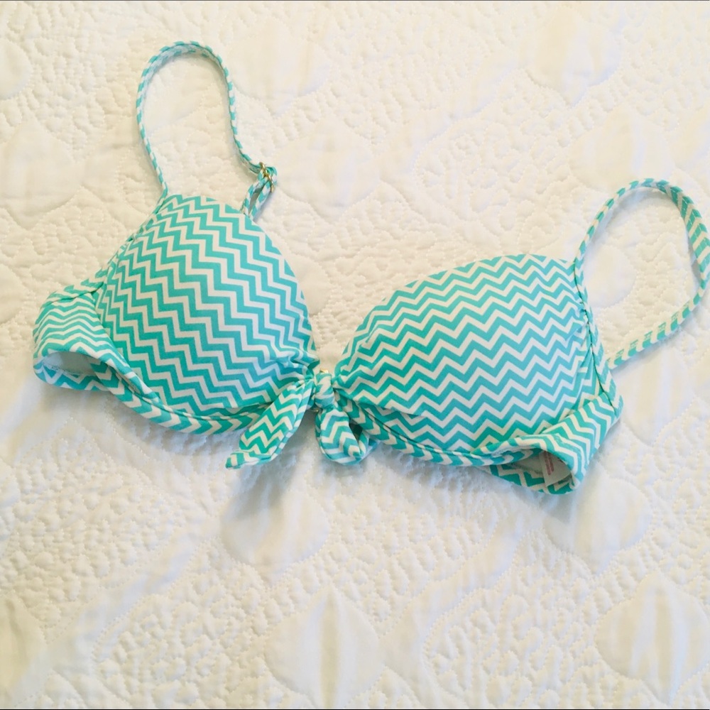 🔲Xhilaration bikini top